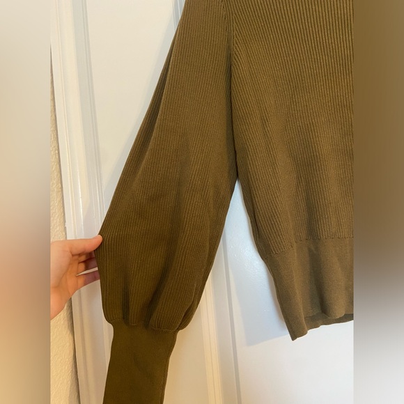 NWT Banana Republic Ribbed Relaxed Puff Sleeve Sweater in Cargo Olive Sz M - Picture 9 of 12
